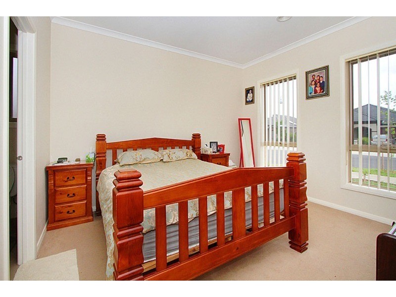 53 Double Bay Dve, Taylors Hill VIC 3037