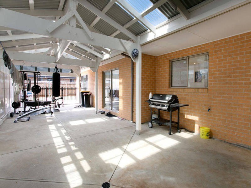 53 Double Bay Dve, Taylors Hill VIC 3037