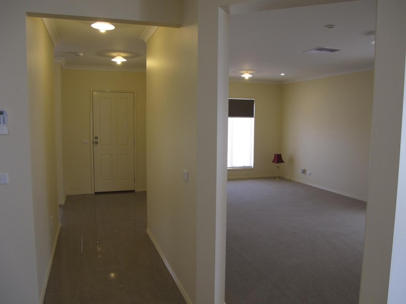 26 Jamieson Link, Caroline Springs VIC 3023