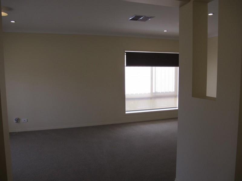 26 Jamieson Link, Caroline Springs VIC 3023