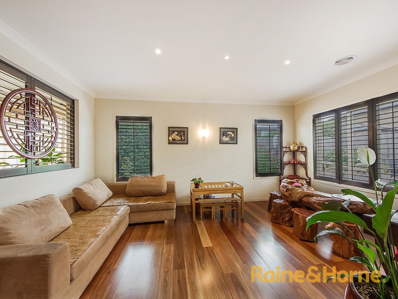 7 Drummoyne Tce, Taylors Hill VIC 3037