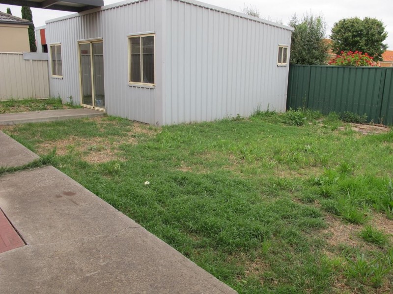 14 Lalor Crt, Caroline Springs VIC 3023