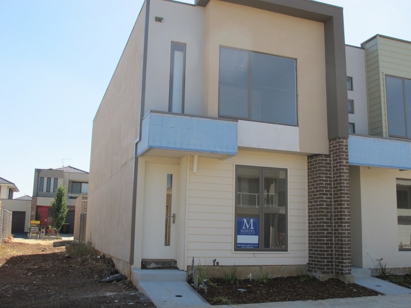 25 Marine Parade, Caroline Springs VIC 3023