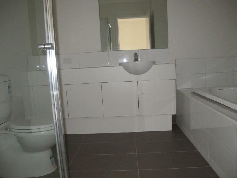 25 Marine Parade, Caroline Springs VIC 3023