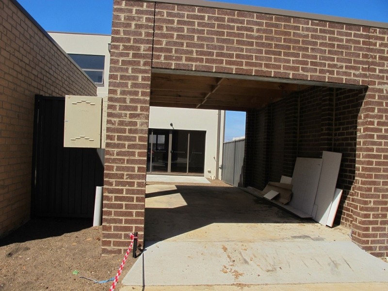 25 Marine Parade, Caroline Springs VIC 3023