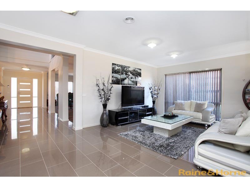 25 Balmain Circuit, Taylors Hill VIC 3037