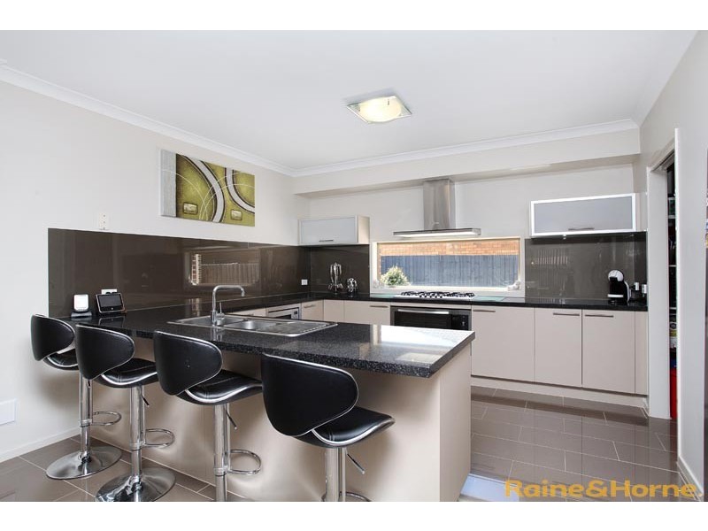 25 Balmain Circuit, Taylors Hill VIC 3037