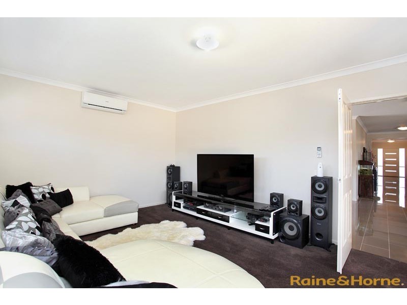 25 Balmain Circuit, Taylors Hill VIC 3037