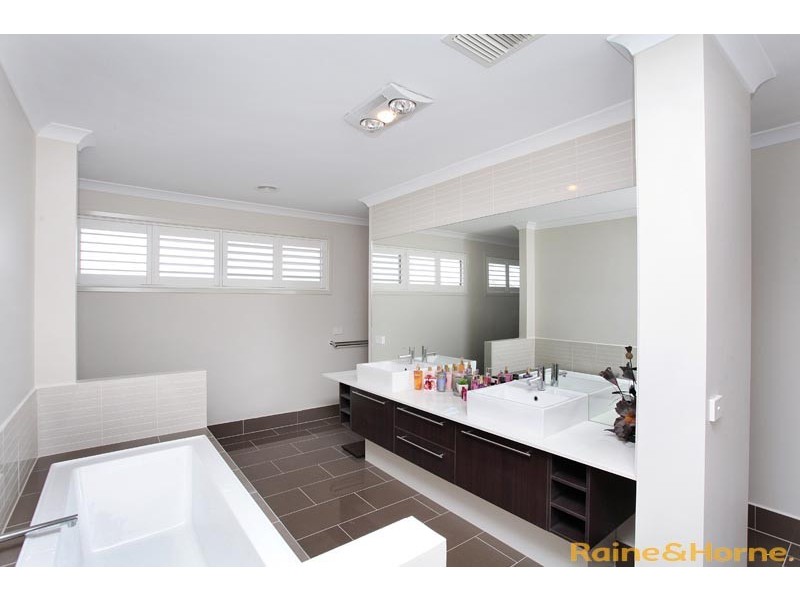 25 Balmain Circuit, Taylors Hill VIC 3037