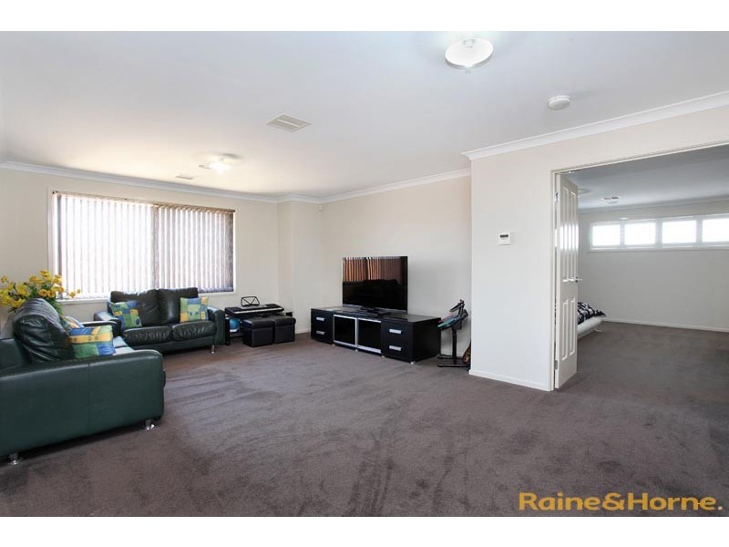 25 Balmain Circuit, Taylors Hill VIC 3037