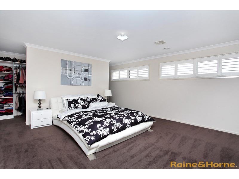 25 Balmain Circuit, Taylors Hill VIC 3037