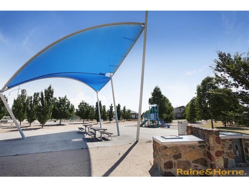 25 Balmain Circuit, Taylors Hill VIC 3037