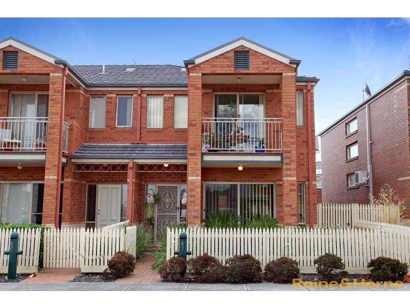 41 Amberlea Circuit, Taylors Hill VIC 3037