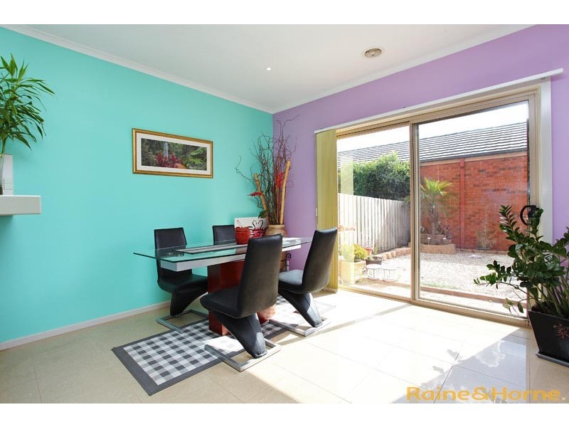 41 Amberlea Circuit, Taylors Hill VIC 3037