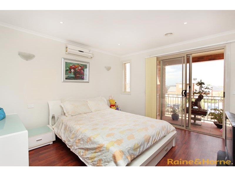 41 Amberlea Circuit, Taylors Hill VIC 3037