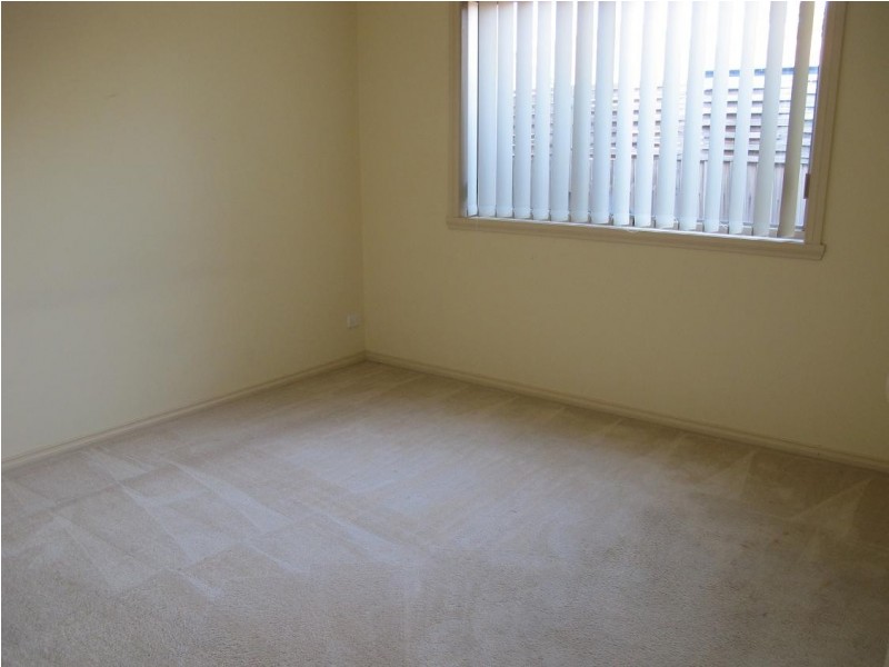 2/3 Carmel Court, Sydenham VIC 3037