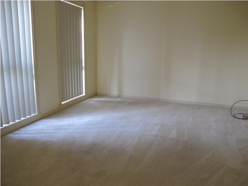 2/3 Carmel Court, Sydenham VIC 3037