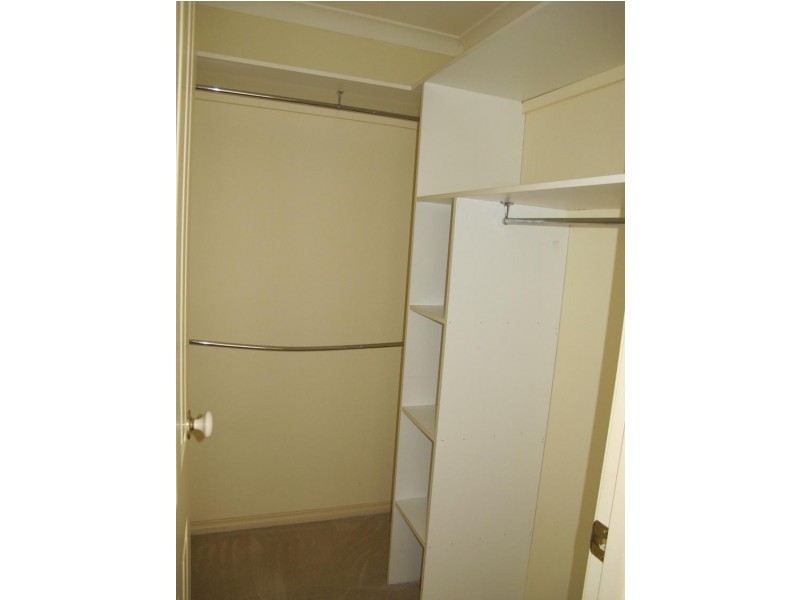 2/3 Carmel Court, Sydenham VIC 3037