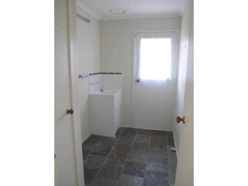 9 Penlow Court, Hillside VIC 3037