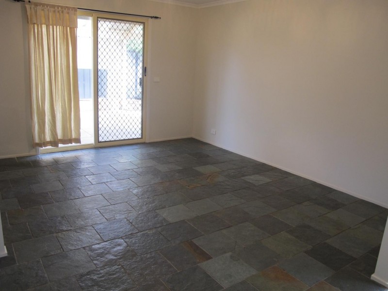 9 Penlow Court, Hillside VIC 3037