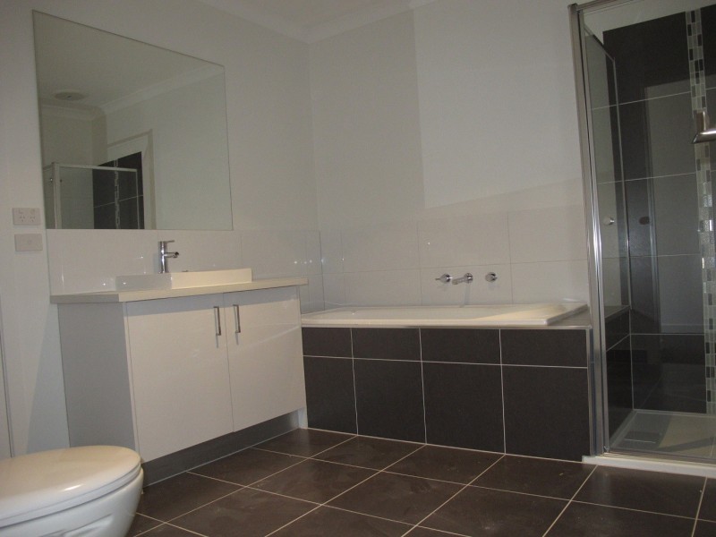 19/ 69-77 Lancefield Drive, Caroline Springs VIC 3023