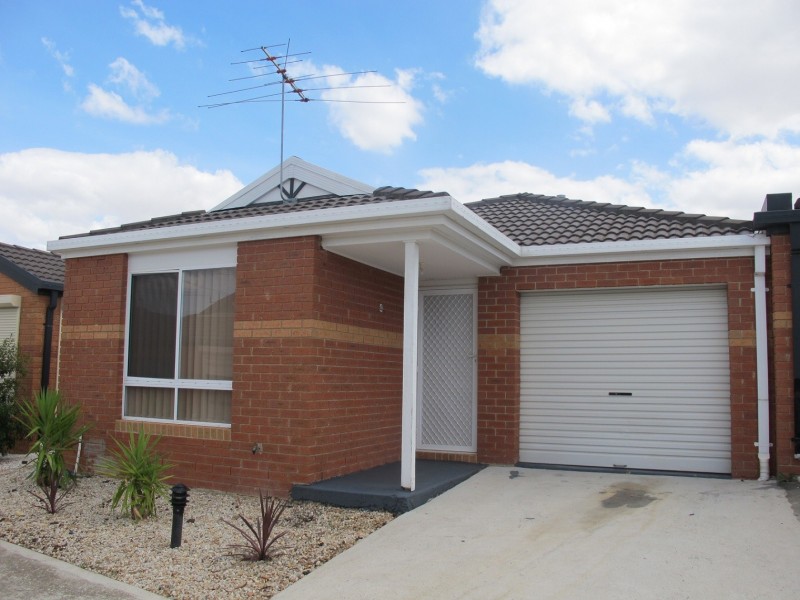 4/21 Patonga Drive, Delahey VIC 3037