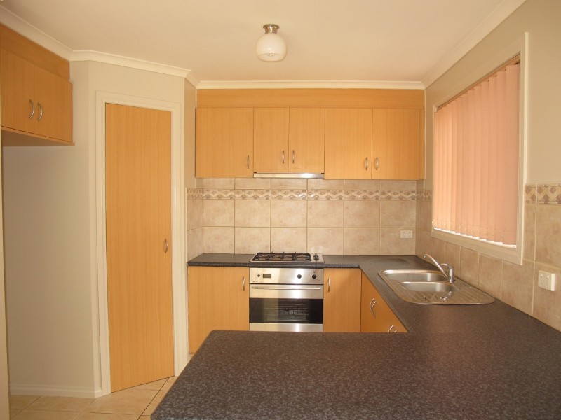 4/21 Patonga Drive, Delahey VIC 3037