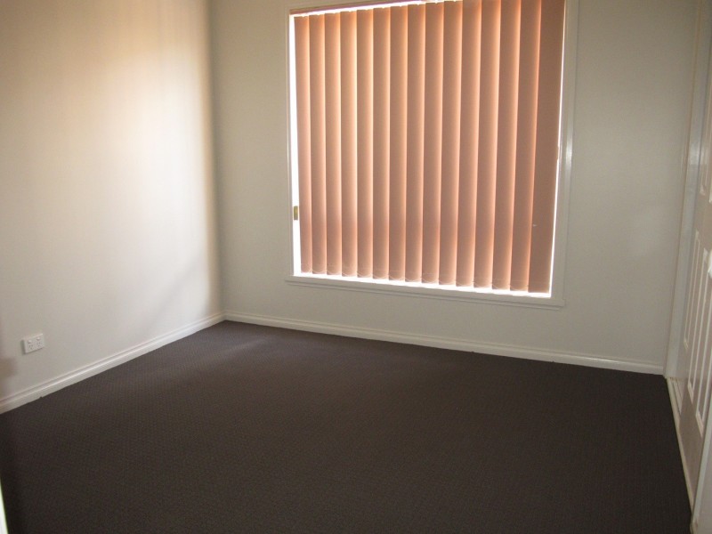 4/21 Patonga Drive, Delahey VIC 3037