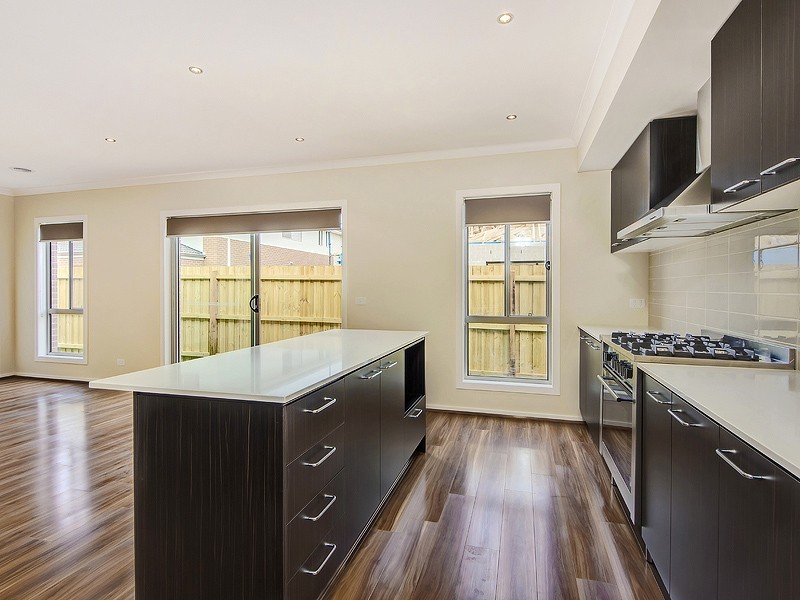 9 Luxor Drive (Plumpton), Caroline Springs VIC 3023