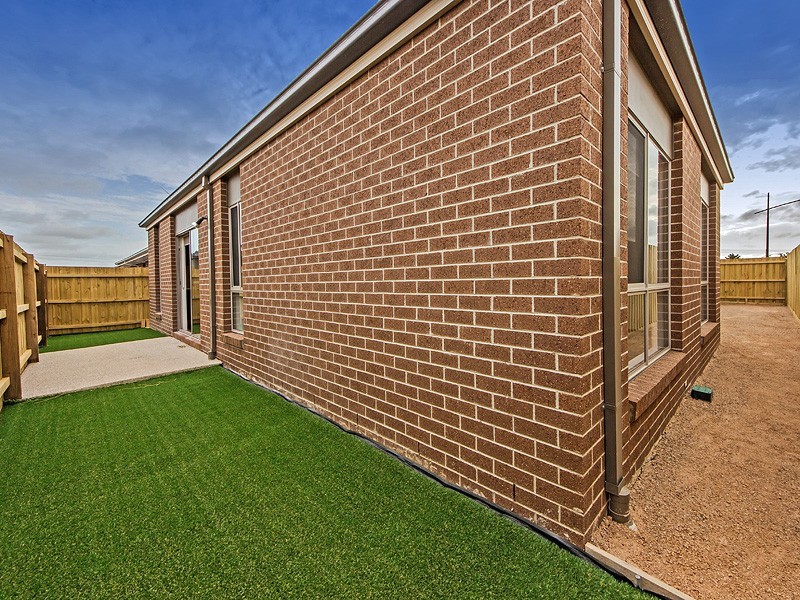9 Luxor Drive (Plumpton), Caroline Springs VIC 3023