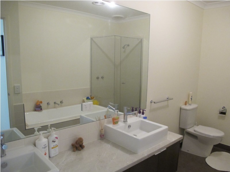 50 The Broadway, Caroline Springs VIC 3023