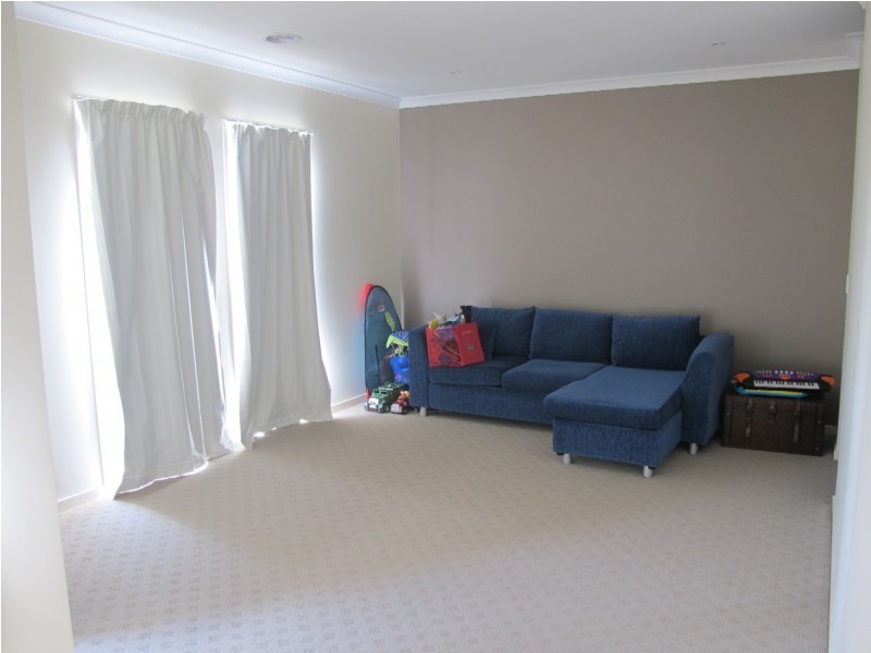 50 The Broadway, Caroline Springs VIC 3023