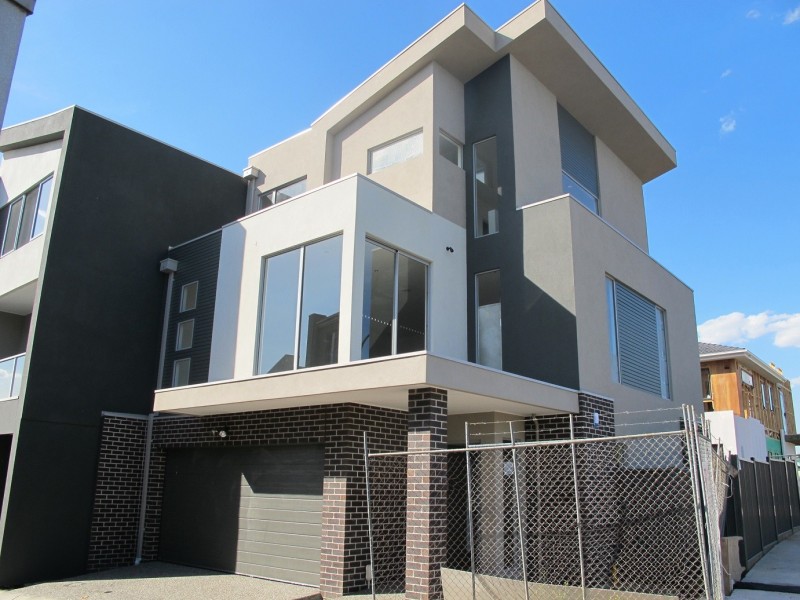 18/ 69-77 Lancefield Drive, Caroline Springs VIC 3023