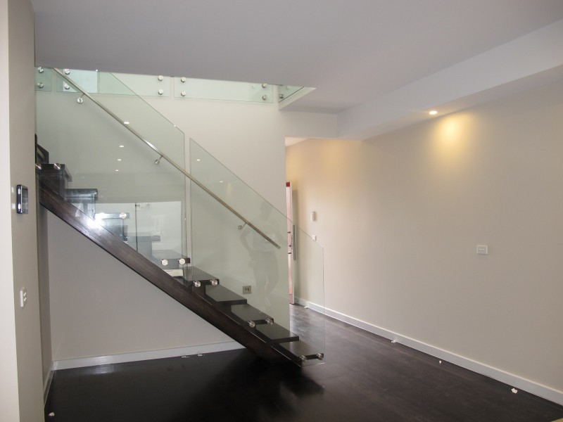 8 Swan Street, Caroline Springs VIC 3023