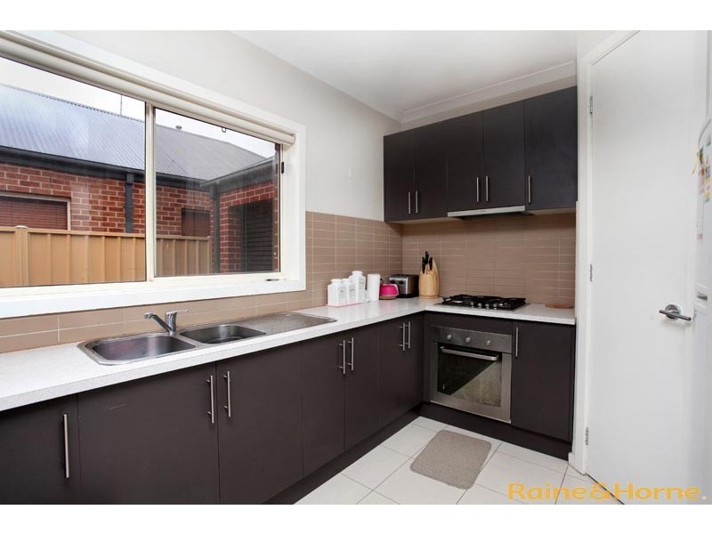 6 Parsley Street, Caroline Springs VIC 3023