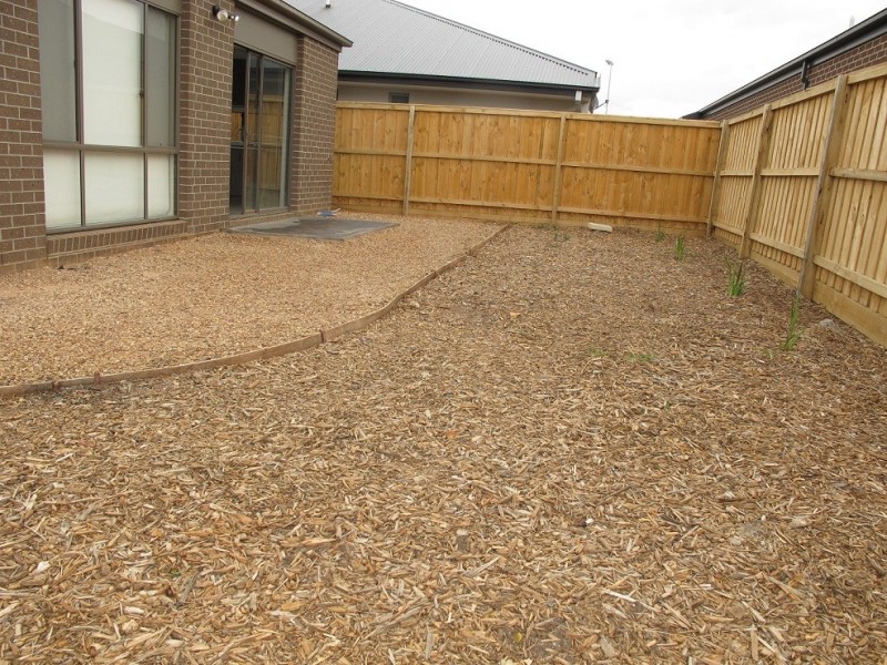 2 Devonport Court, Taylors Hill VIC 3037