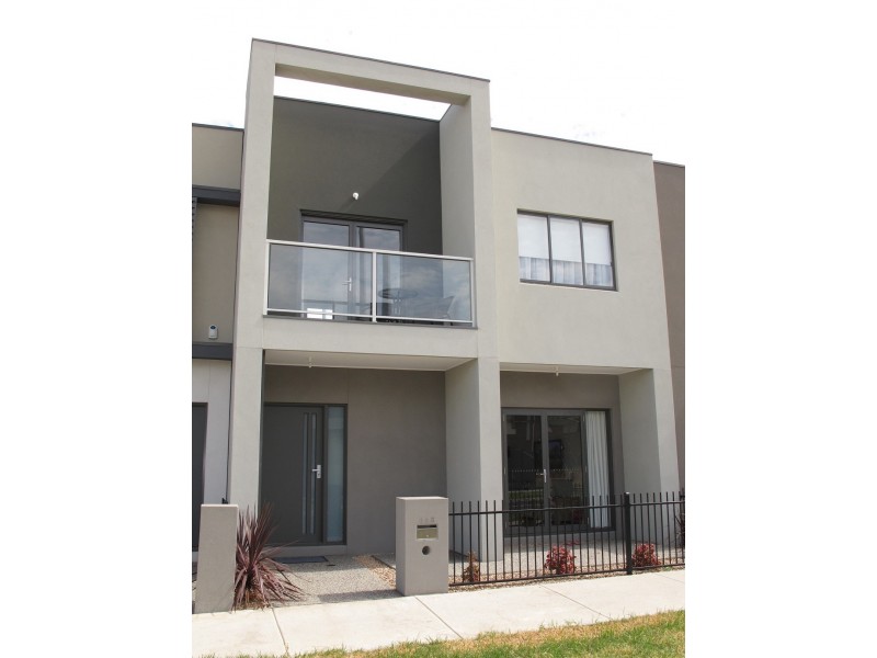 143 The Esplanade, Caroline Springs VIC 3023