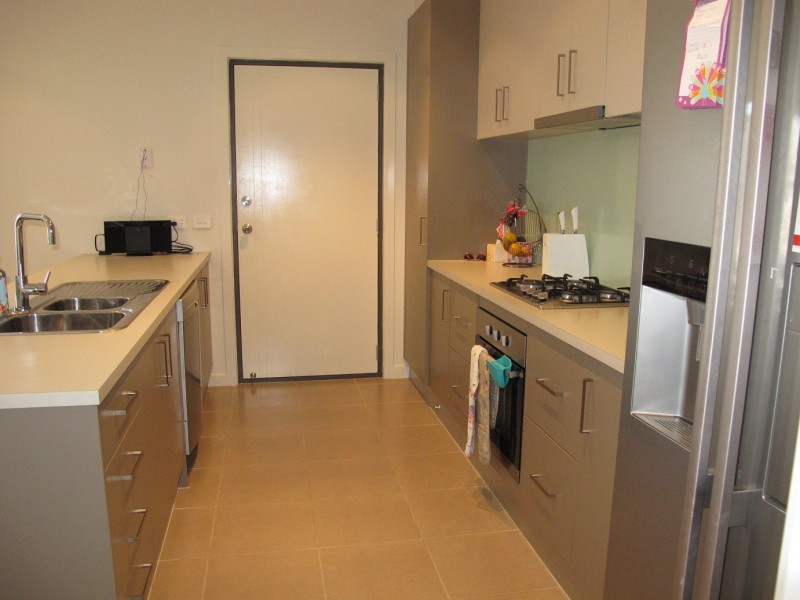 143 The Esplanade, Caroline Springs VIC 3023