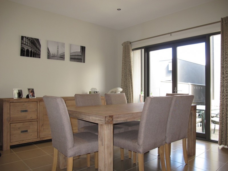 143 The Esplanade, Caroline Springs VIC 3023