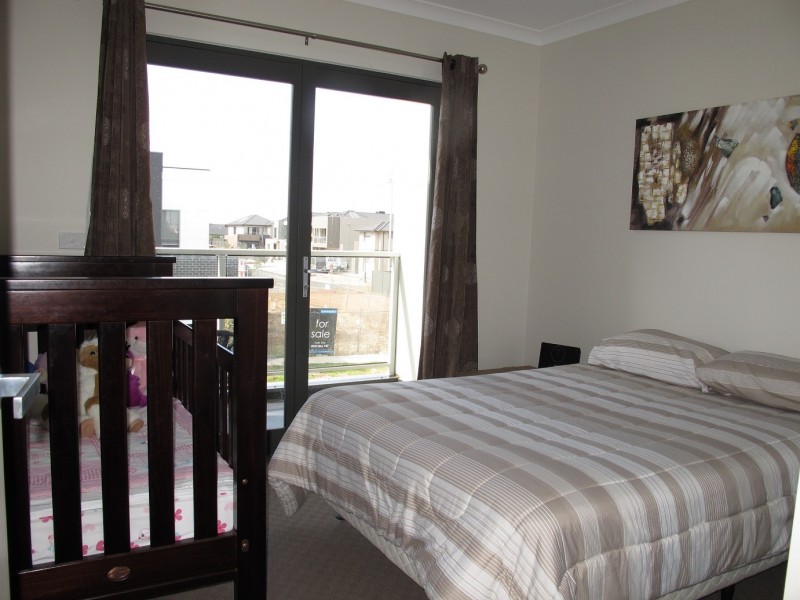 143 The Esplanade, Caroline Springs VIC 3023