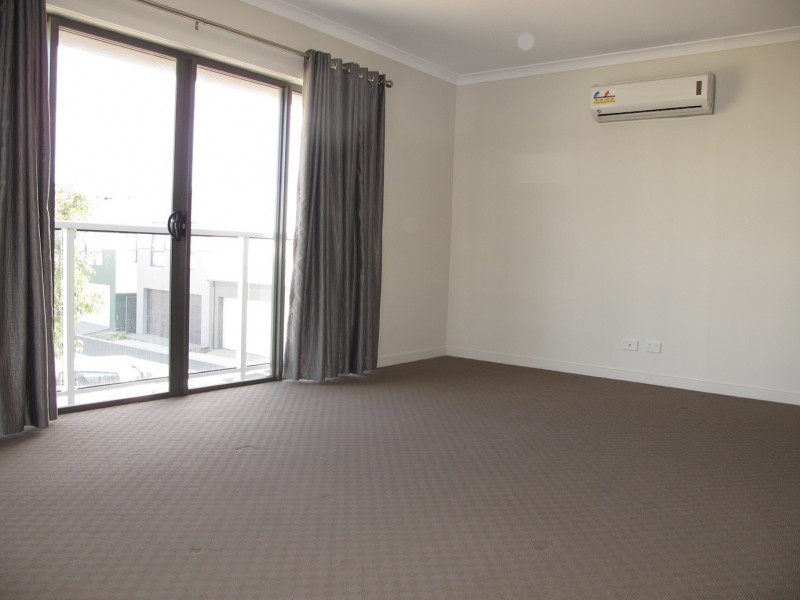 143 The Esplanade, Caroline Springs VIC 3023