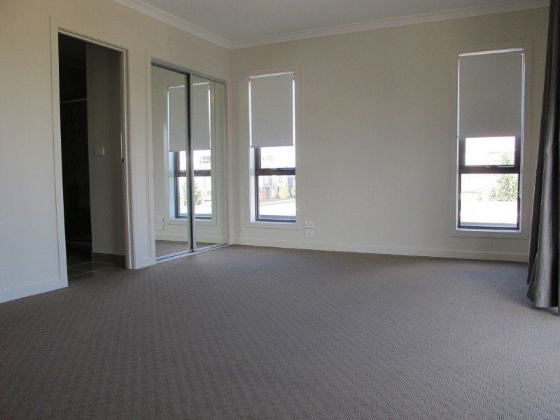143 The Esplanade, Caroline Springs VIC 3023