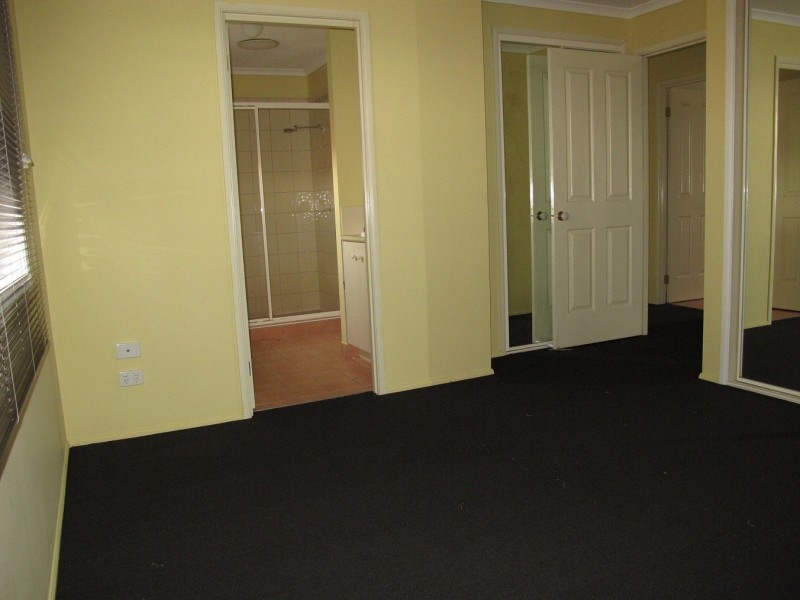 5 Wareham Court, Hillside VIC 3037