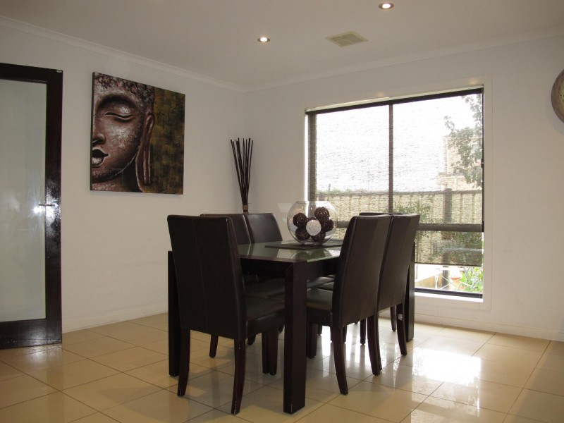 1/49 Jade Way, Hillside VIC 3037