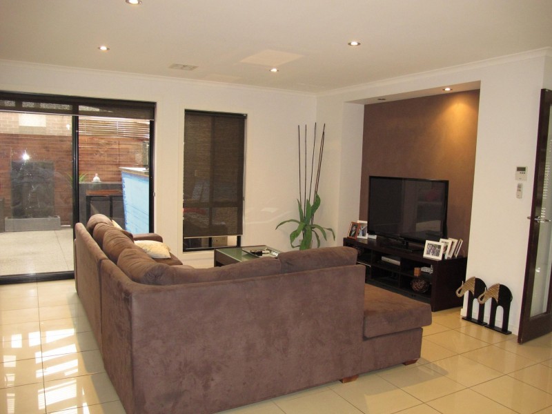 1/49 Jade Way, Hillside VIC 3037