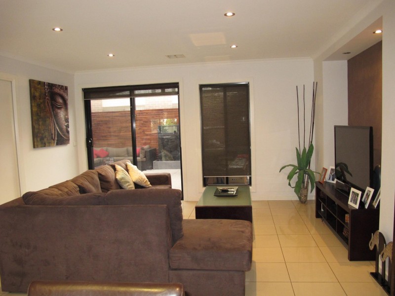 1/49 Jade Way, Hillside VIC 3037