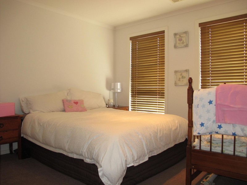 1/49 Jade Way, Hillside VIC 3037