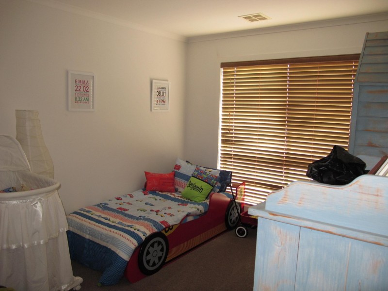 1/49 Jade Way, Hillside VIC 3037