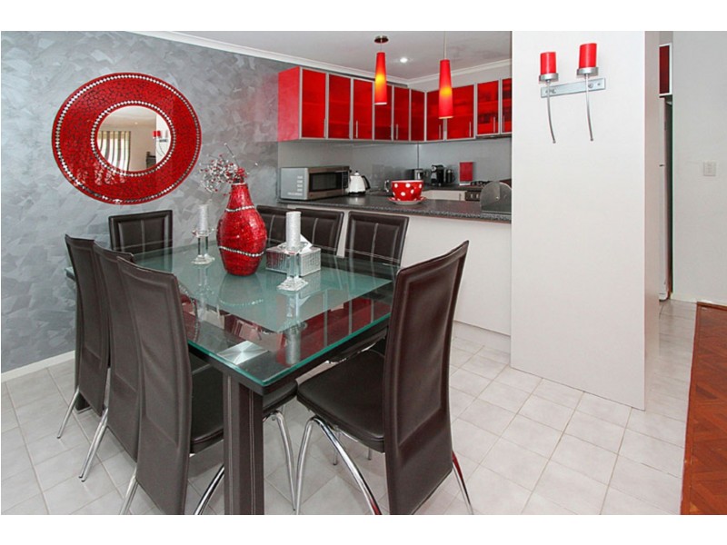 25 Village Avenue, Taylors Lakes VIC 3038