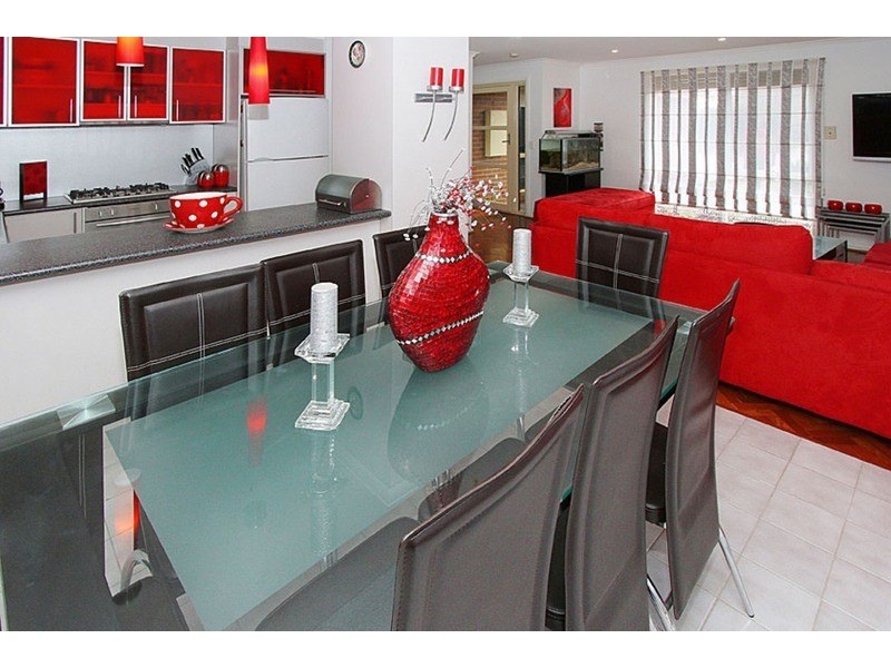 25 Village Avenue, Taylors Lakes VIC 3038